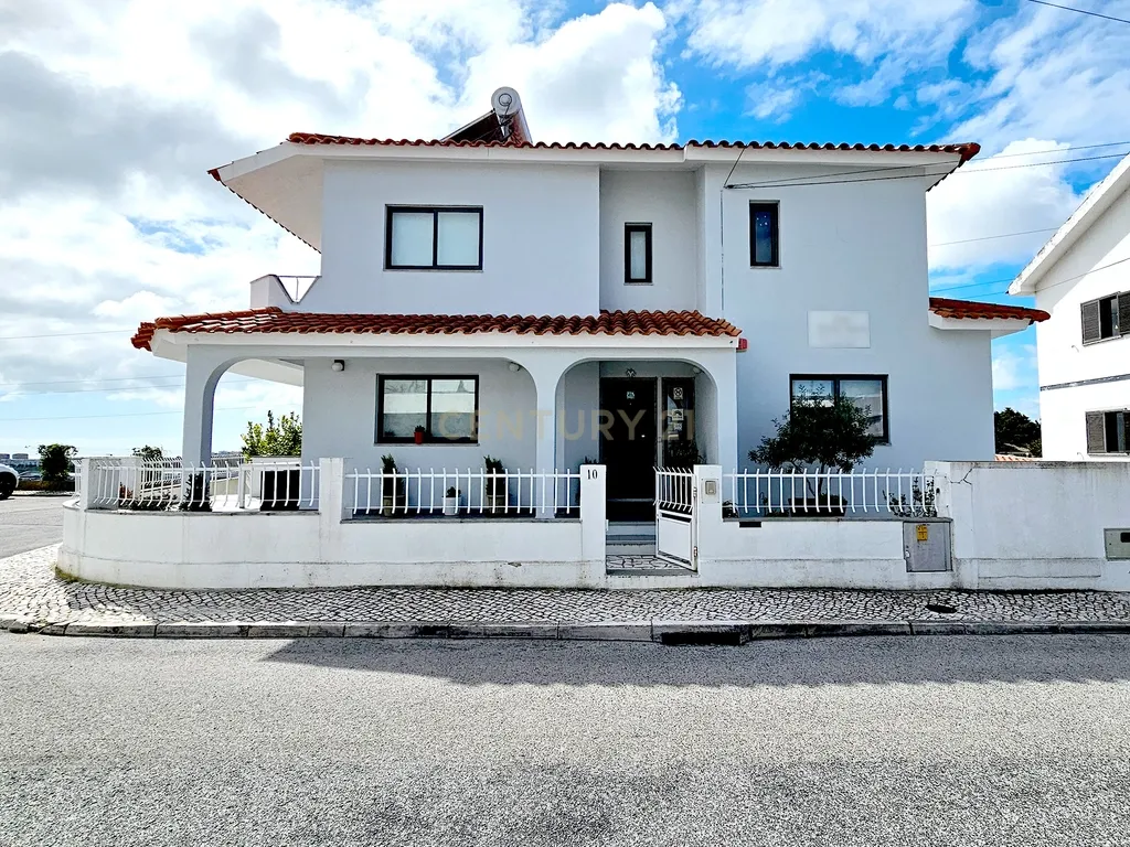 Oportunidade Única! Moradia com Afetação a Serviços, a Funcionar como Lar de Idosos Licenciado em Porto Salvo, Oeiras - Moradia + Trespasse - Image 9